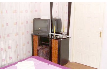 Rumunia Privát Bacău, Zewnątrz